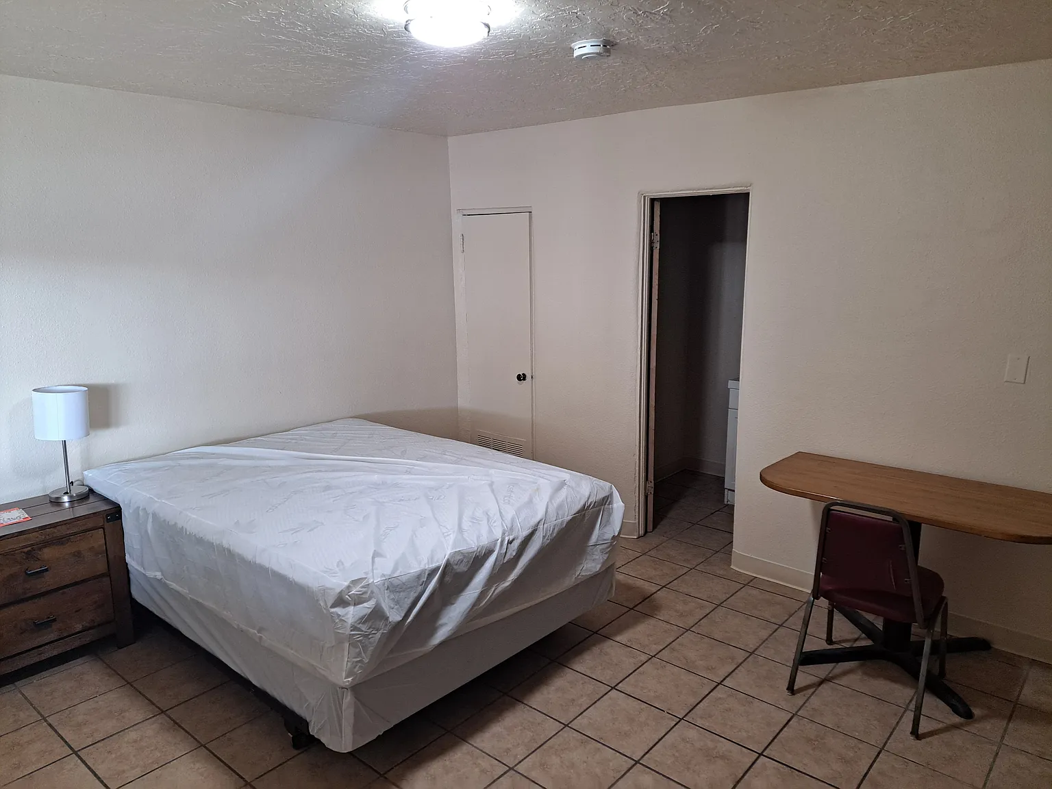 Studio, 200 sqft, $750 — Photo 3