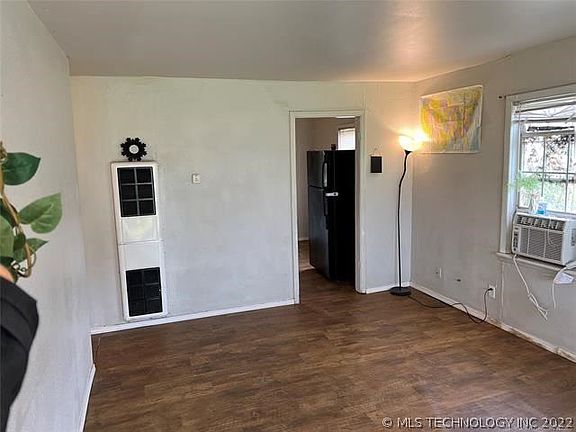5th image of 2344 S Olympia Ave