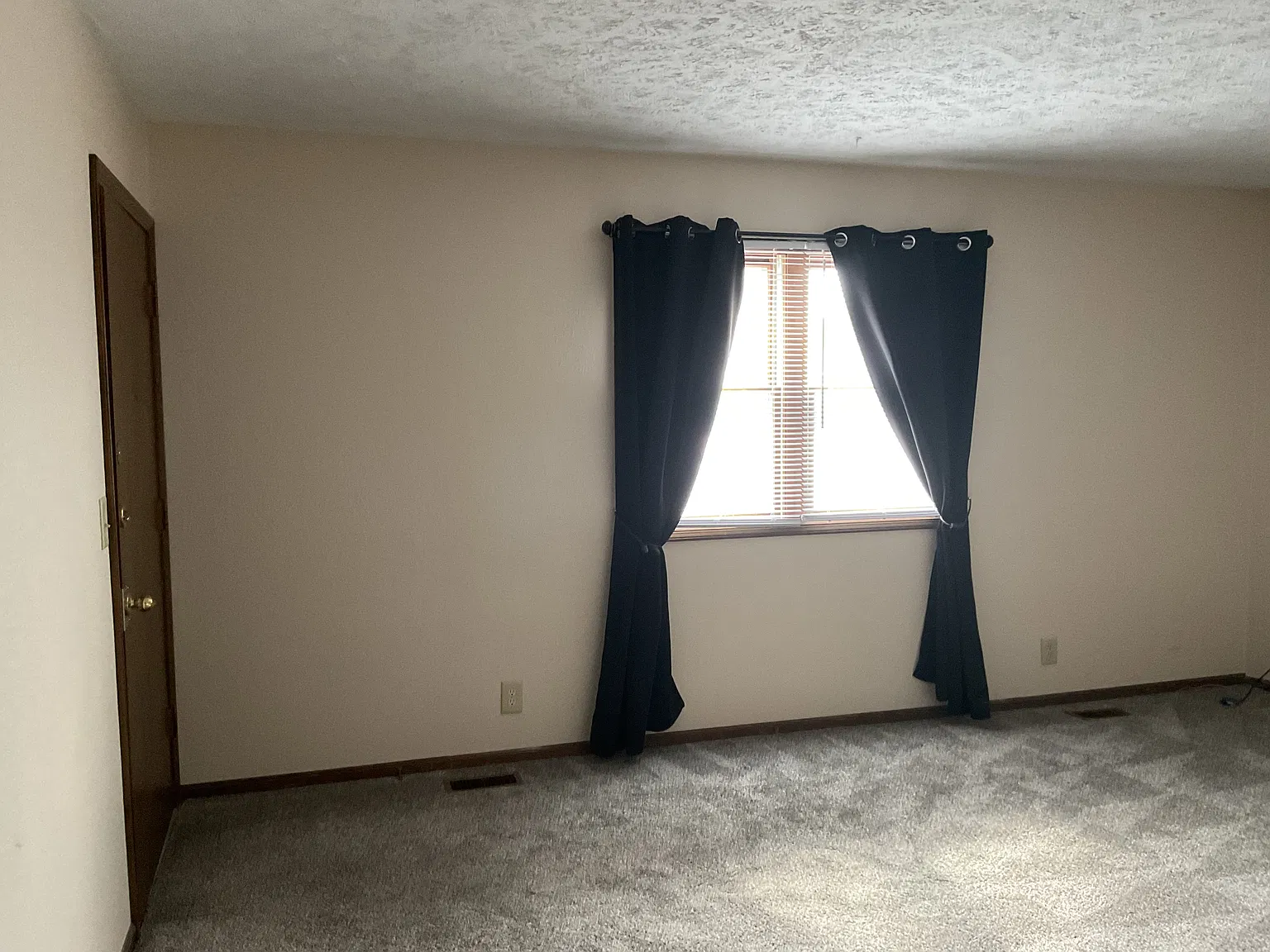 2 bed, 875 sqft, $850 — Photo 2