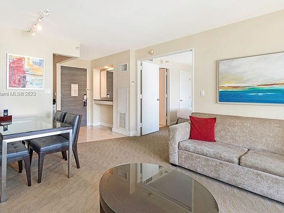 3rd image of 2670 E Sunrise Blvd #821