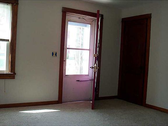 2nd image of 282 Forest Ave