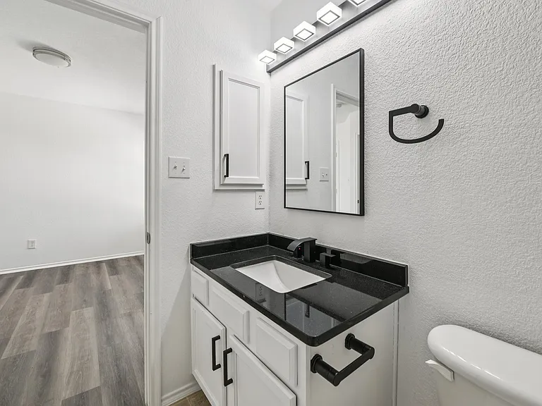 5609 Giddyup Ln — Photo 17
