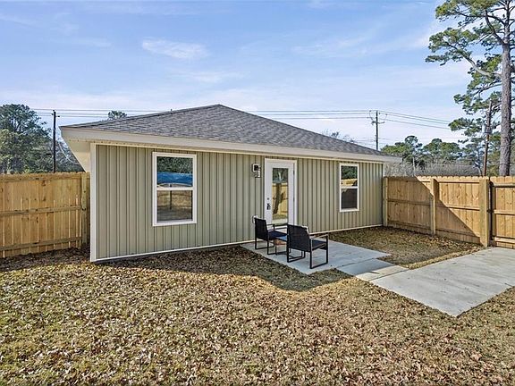 2nd image of 1517 Stewart Rd