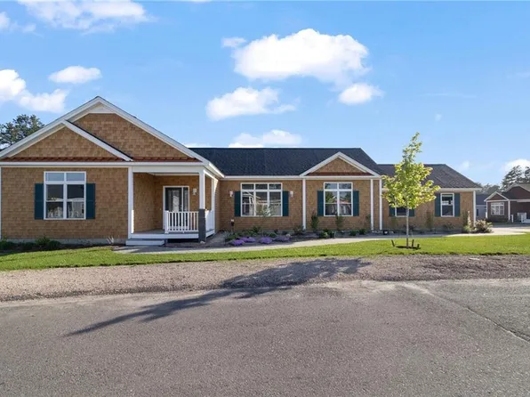 6 Birdie Ct, South Kingstown, RI 02879