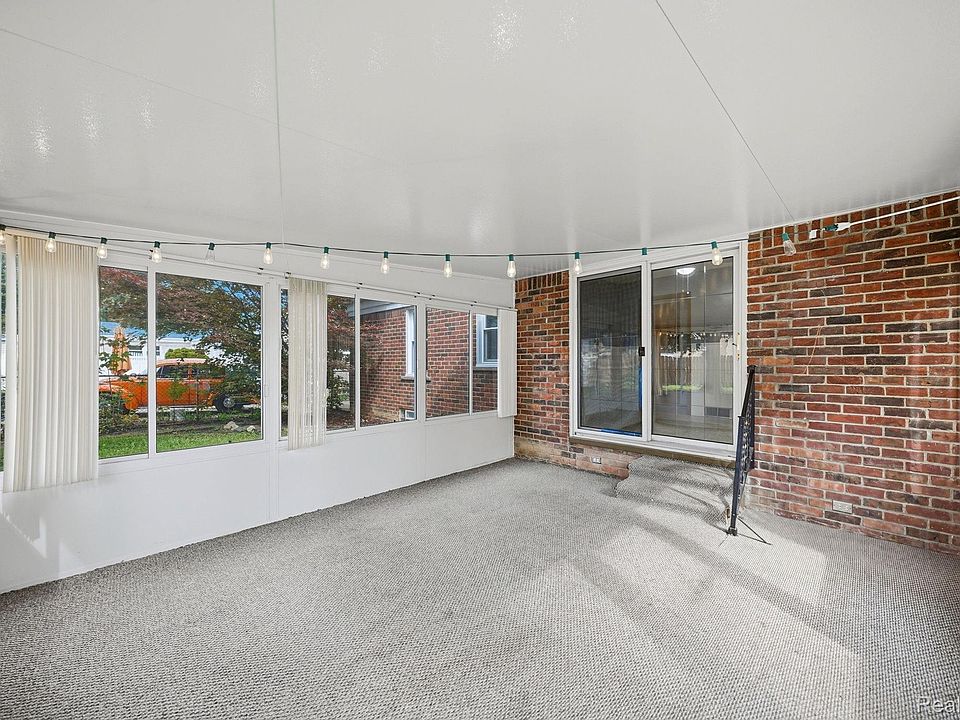 9293 Virginia St, photo 22