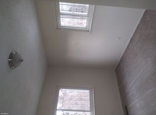 1054 E Humphrey Ave, Flint, MI 48505