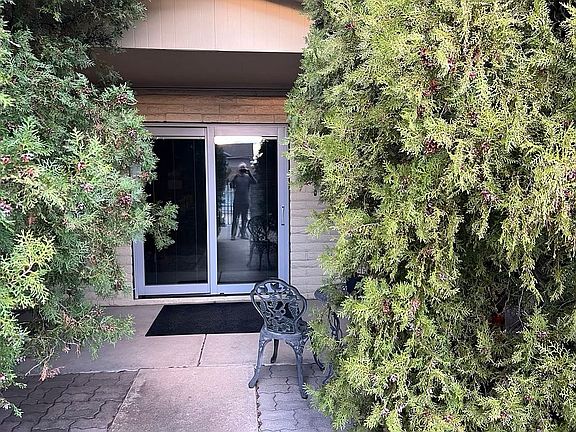 2nd image of 4014 N Navajo Dr