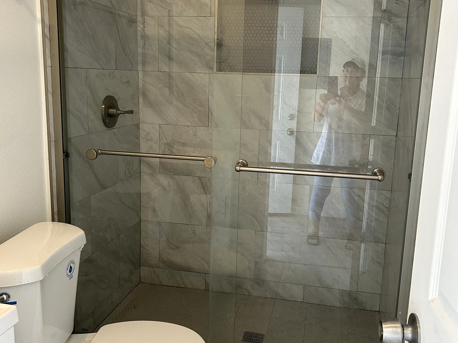 3 bed, 1233 sqft, $1,950 — Photo 3