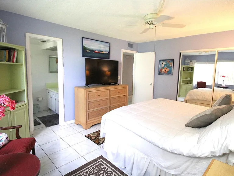4700 Cove Cir — Photo 24