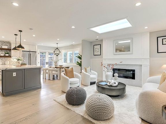 3rd image of 5065 Kingston Way