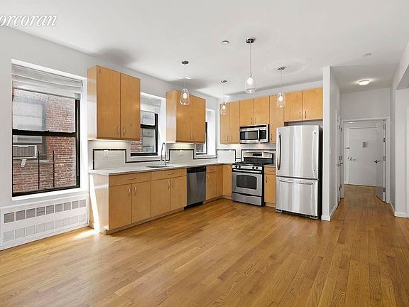4th image of 250 Manhattan Ave APT 5C
