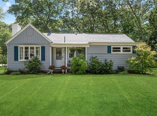 122 Winterberry Rd, Saunderstown, RI 02874