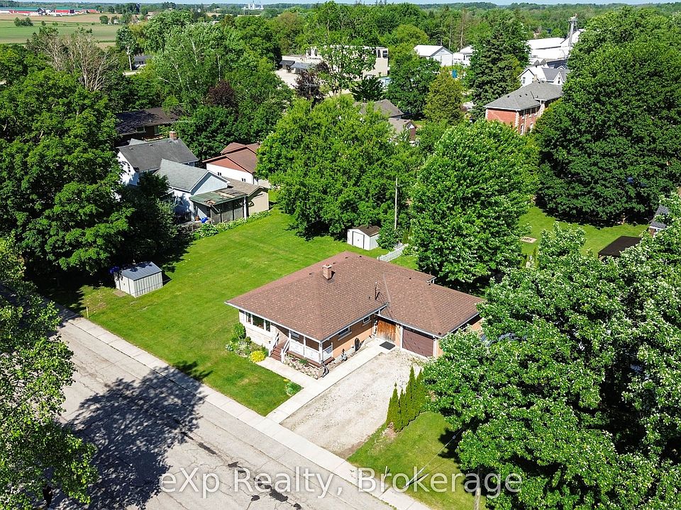 1st image of 64 Raglan St W
