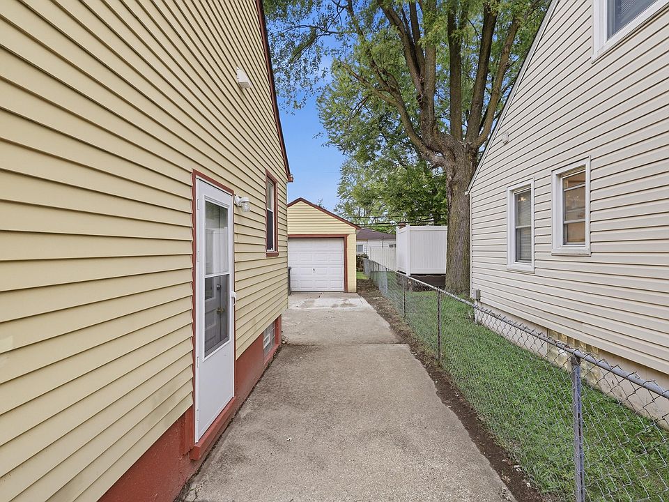 17535 Wall St, photo 3