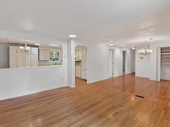 5th image of 11325 E 45th Ave