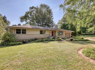 13515 Kenmar Ct, Brookfield, WI 53005