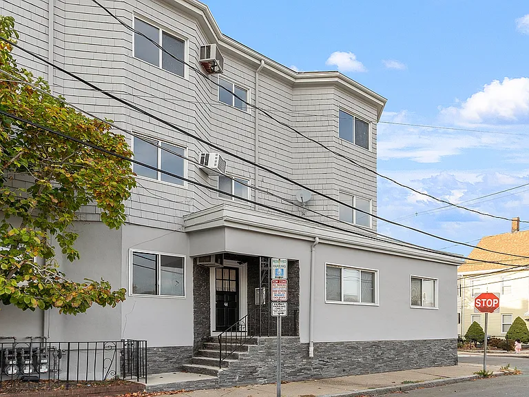 44 Dana St #6 — Photo 43