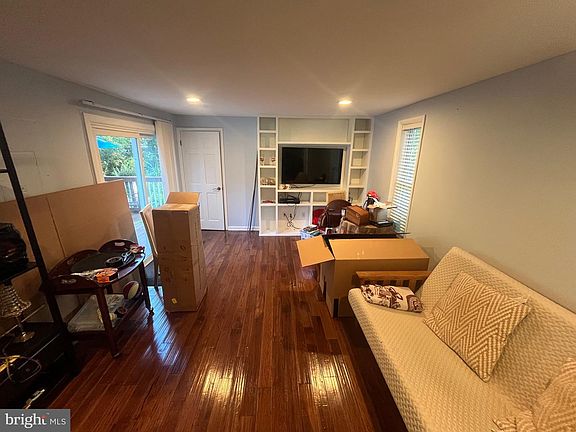 4th image of 8139 Keeler St