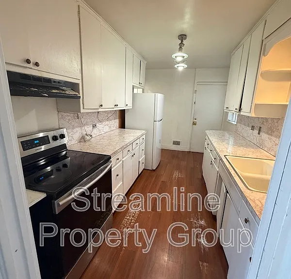 33 S Colorado Blvd — Photo 3