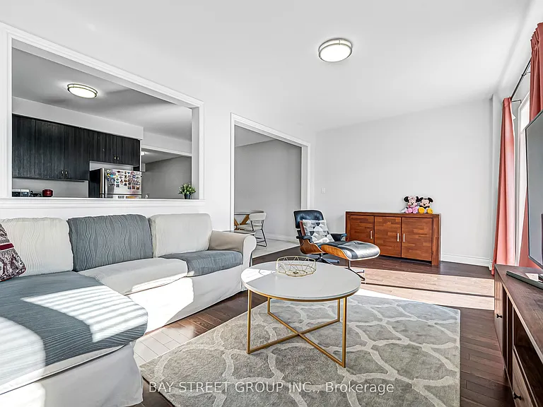 60 Mohandas Dr — Photo 22