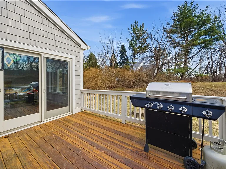 42 Clarewood Dr — Photo 10