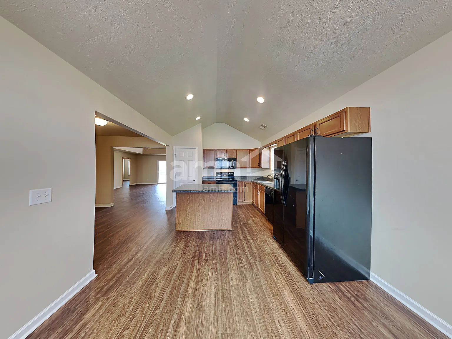 3 bed, 2.0 bath, 1604 sqft, $2,295 — Photo 4