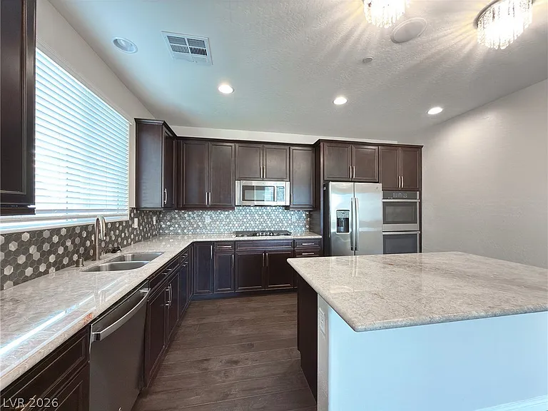 141 Neverland Ave — Photo 16
