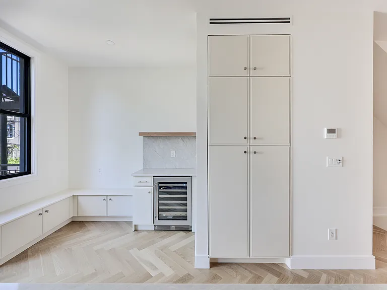 1107 Jefferson Ave #2 — Photo 6