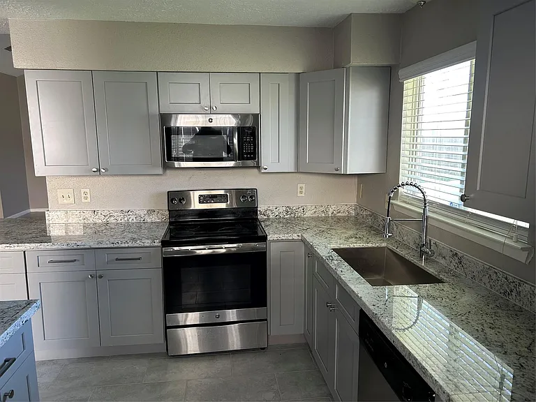 3306 Boxelder Dr — Photo 5