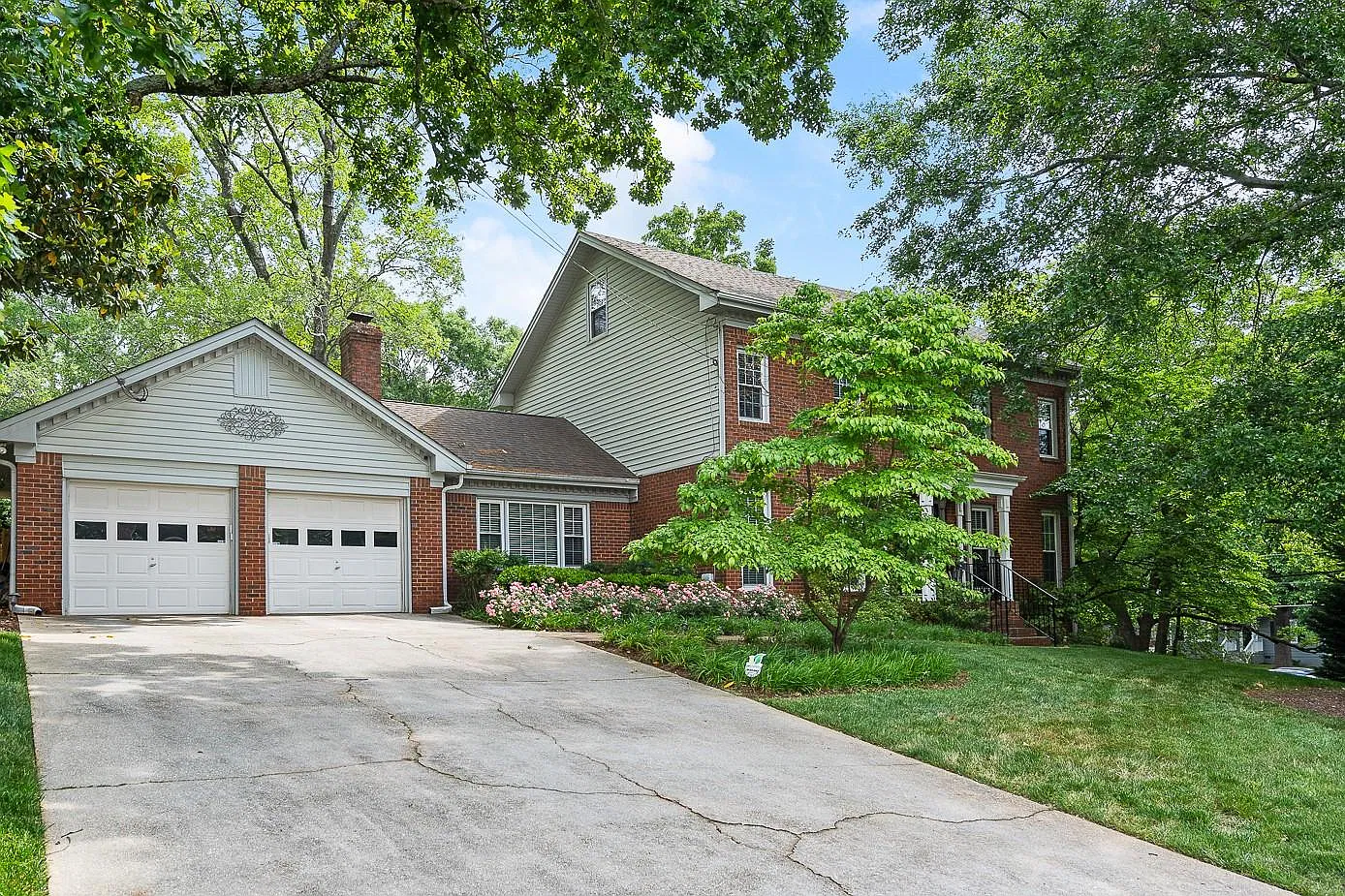 4 bed, 3032 sqft, $3,000 — Photo 3