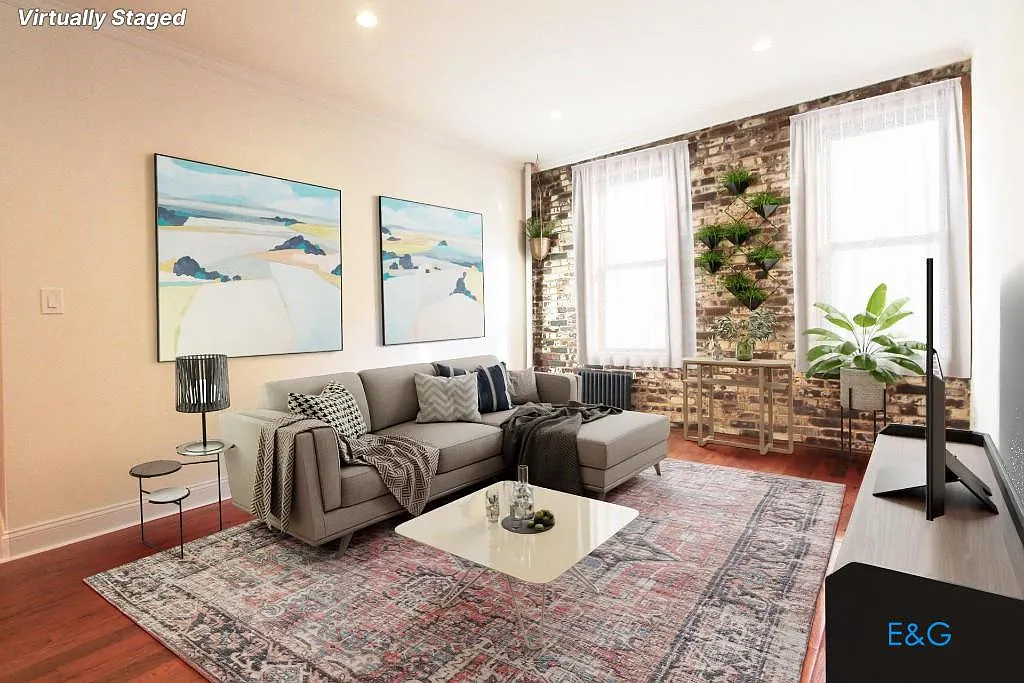 1 Bennett Avenue — Photo 2