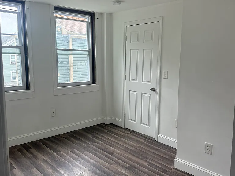 875 1/2 Main St #1 — Photo 6