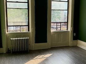 1639 Broadway, Brooklyn, NY