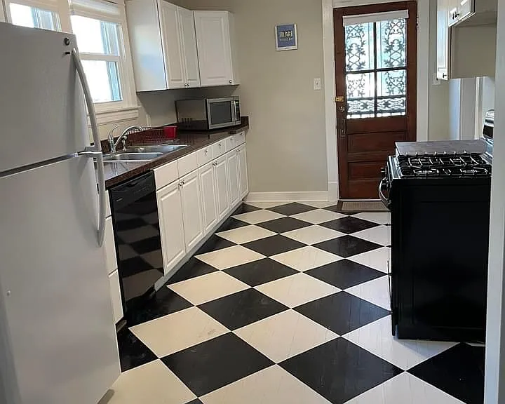 920 Keswick Blvd — Photo 2
