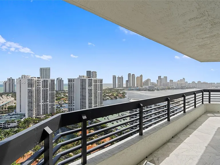 3500 Mystic Pointe Dr #2908 — Photo 10