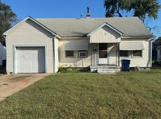 710 W 1st St, Coffeyville, KS 67337
