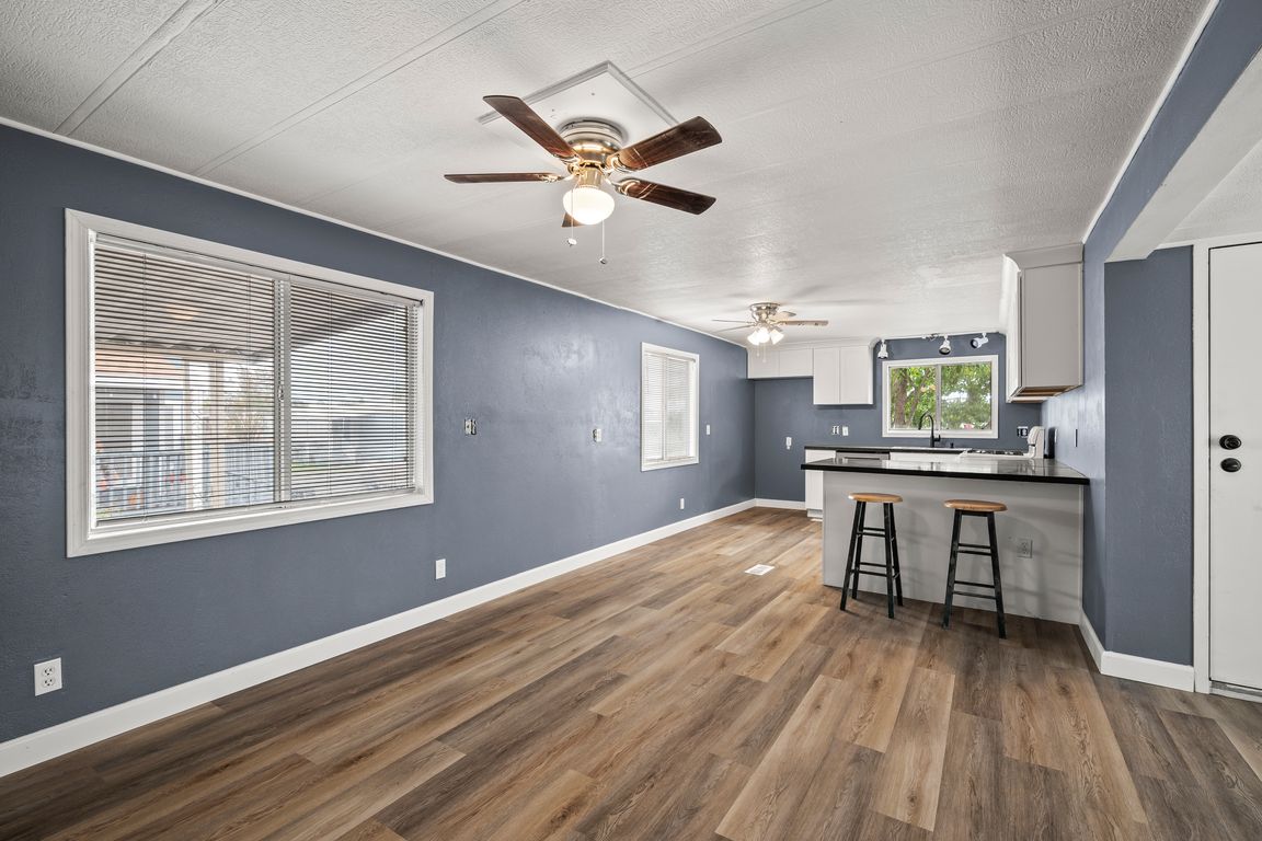 next background image