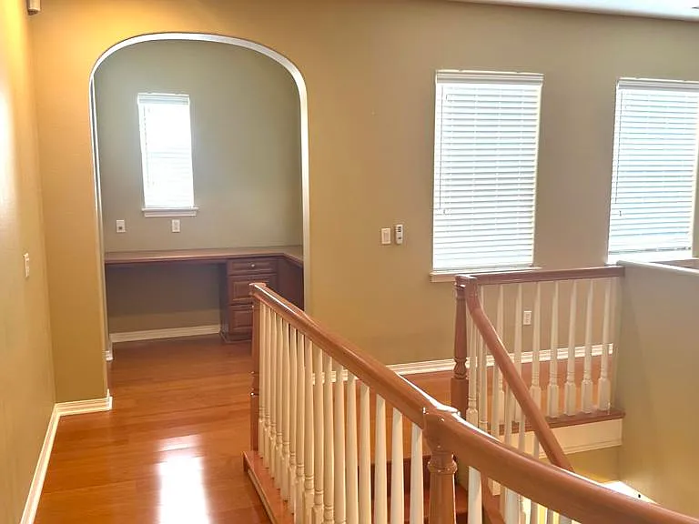 361 Cottages Ct — Photo 12