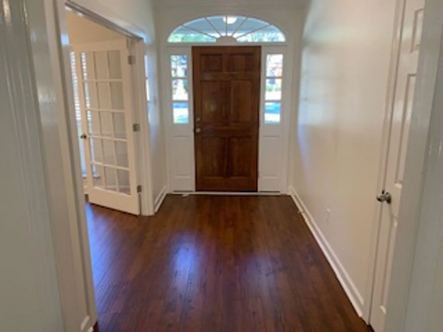 5/3 Brick Home in Savannah Trace — Photo 2