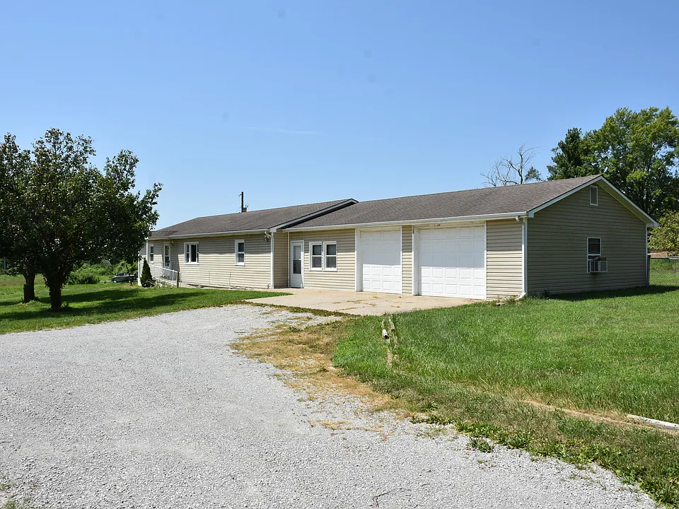 714 E Nance Dr