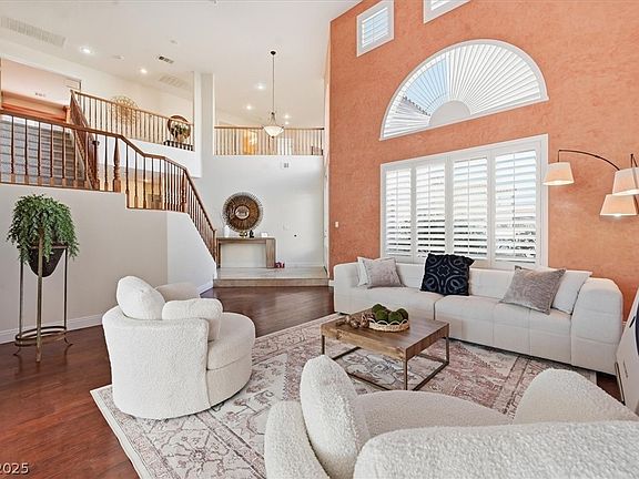 3rd image of 1813 Country Meadows Dr