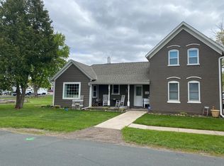 728 Bluff Ave E, Shakopee, MN 55379