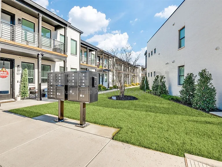 408 Dr Martin Luther King Jr Blvd #302 — Photo 12