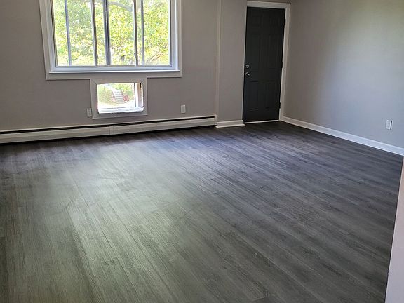3rd image of 7020 N Broad St #C10
