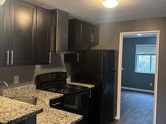 4th image of 2861 Harrison Ave #8