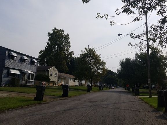 5th image of 844 Hollywood Dr
