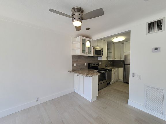 5th image of 3913 NE 21st Ave APT 4