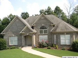 880 Crestview Pl, Trussville, AL 35173
