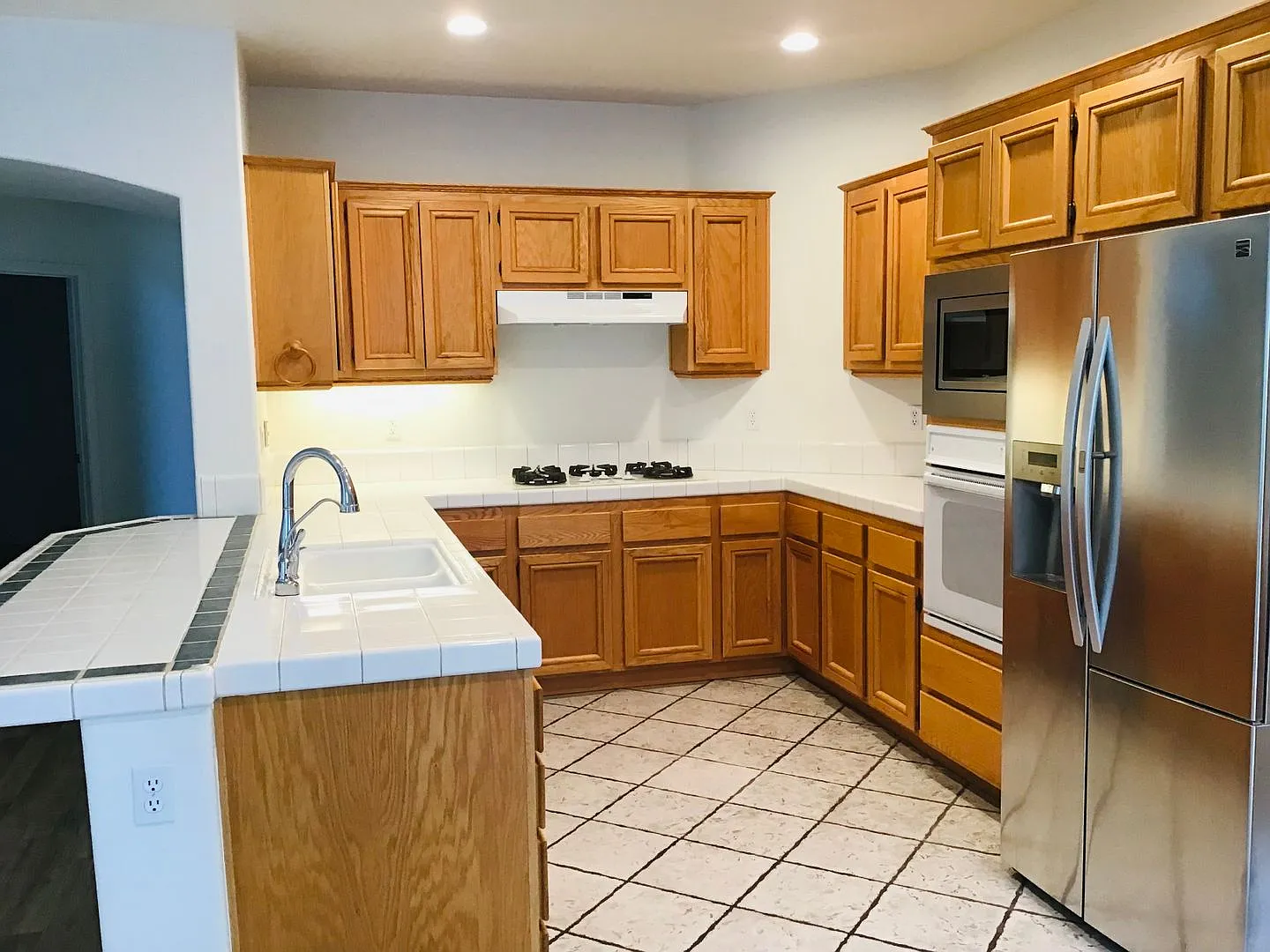 A Spacious and Serene Oasis in the Heart of Verdigris — Photo 3