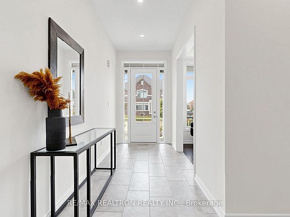 4th image of 1037 Larter St